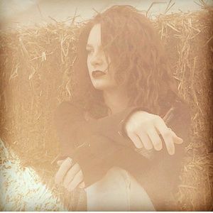 Meet your Posher, Mia